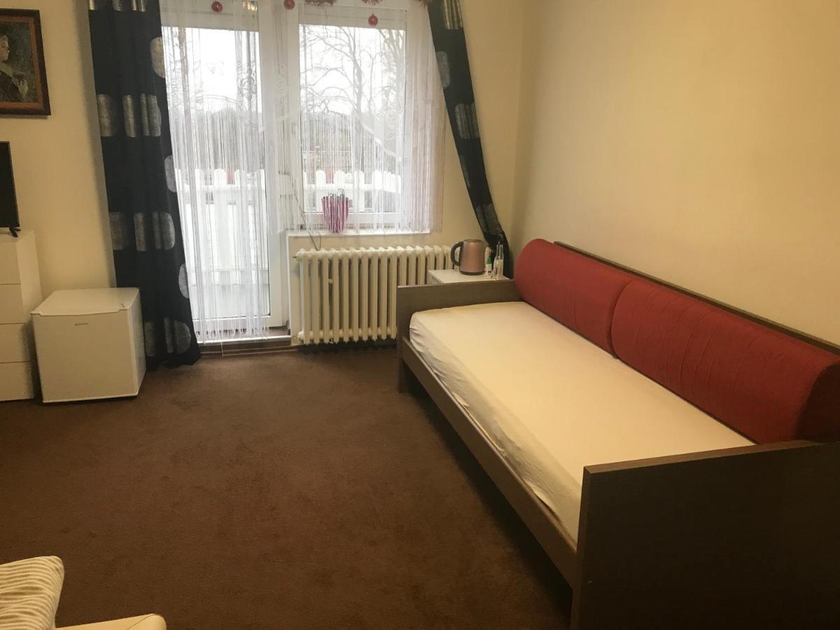 Homestay U Hanky Zdiby Esterno foto