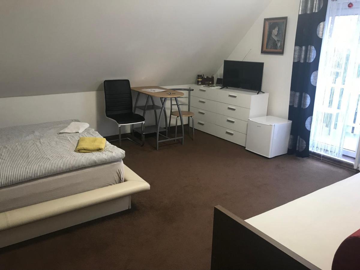 Homestay U Hanky Zdiby Esterno foto