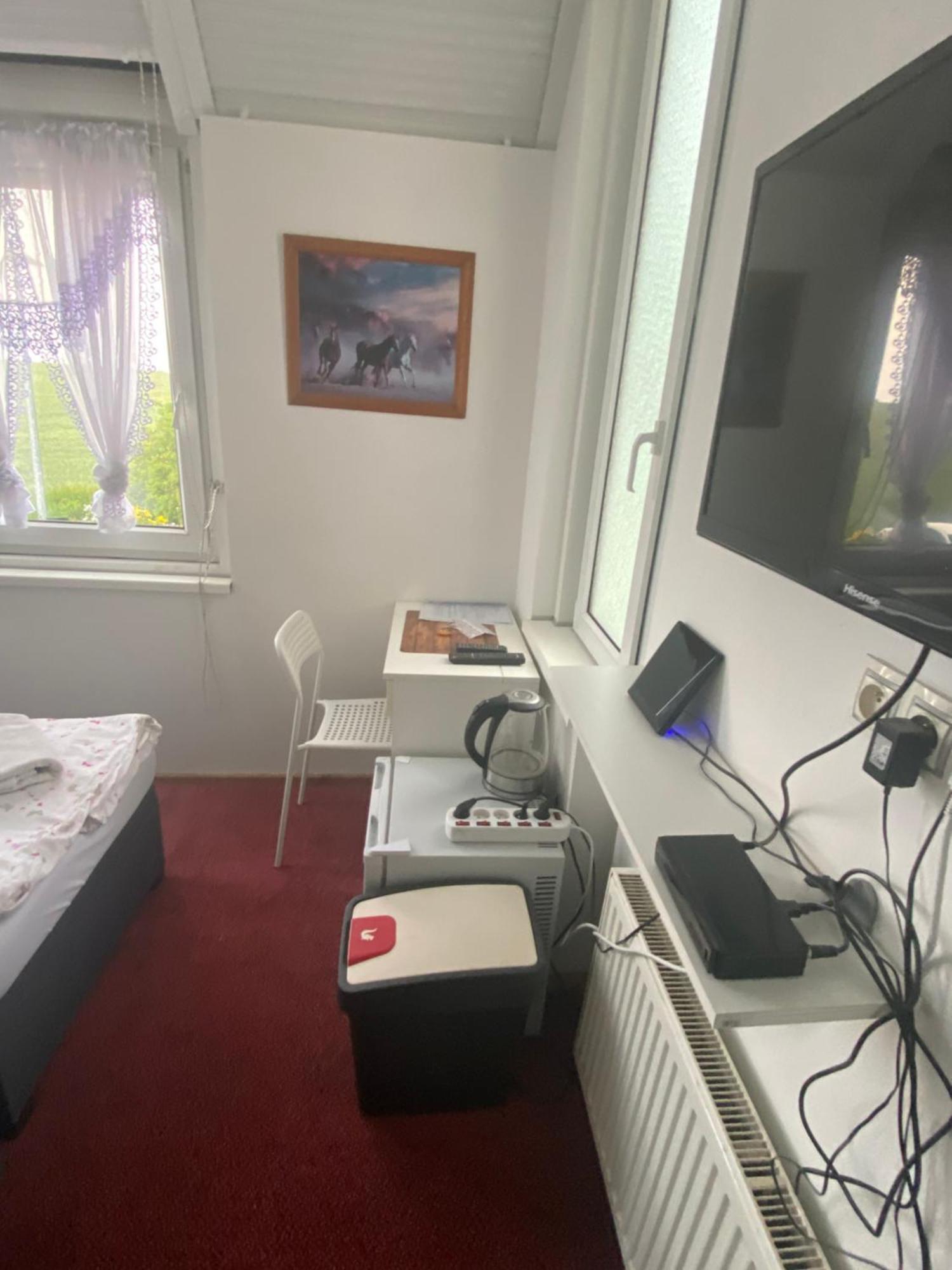 Homestay U Hanky Zdiby Esterno foto