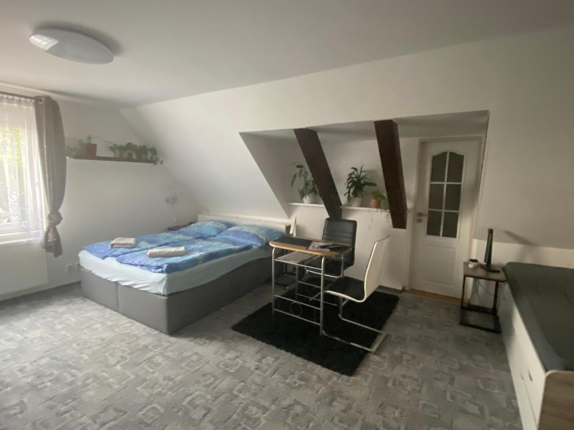 Homestay U Hanky Zdiby Esterno foto