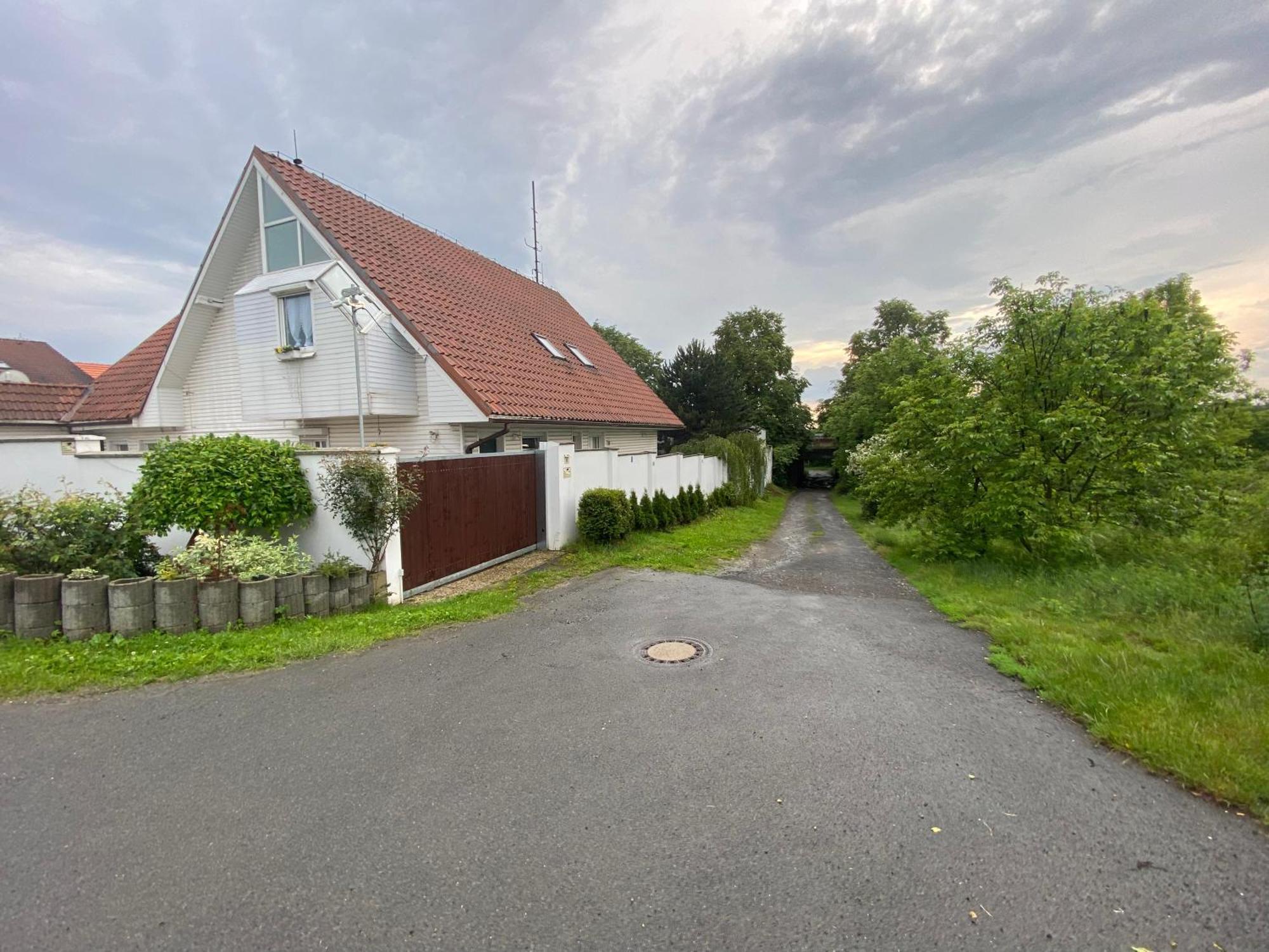 Homestay U Hanky Zdiby Esterno foto