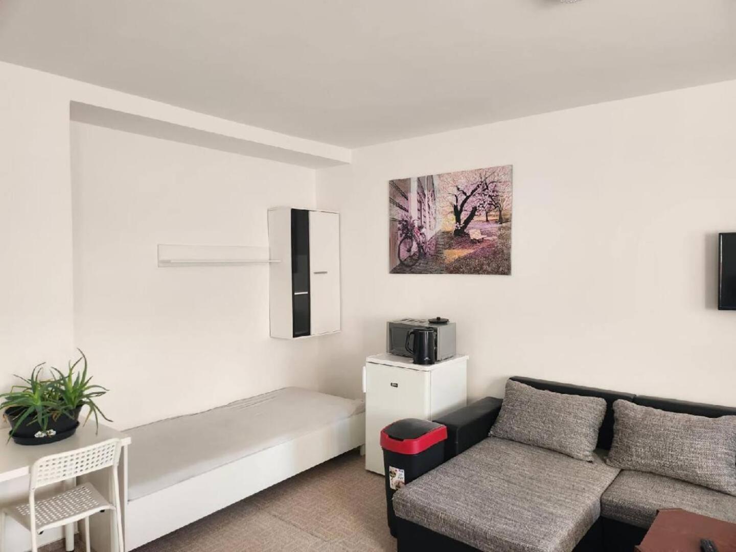 Homestay U Hanky Zdiby Esterno foto